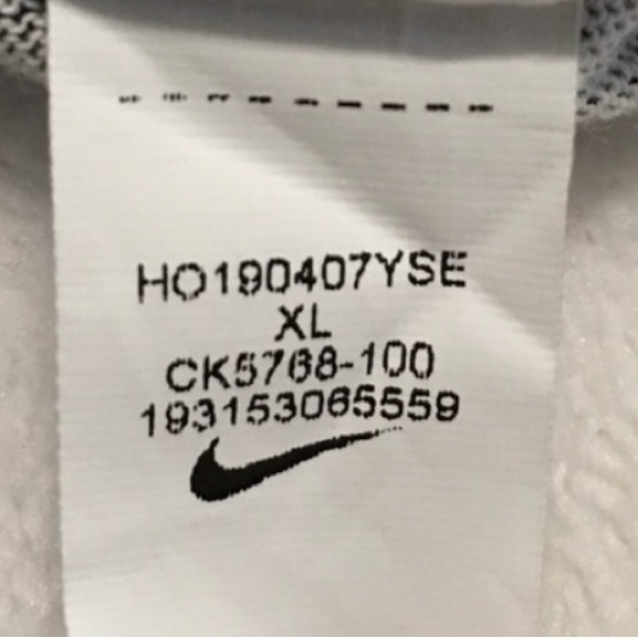 Nike Tshirt - Picture 6 of 6